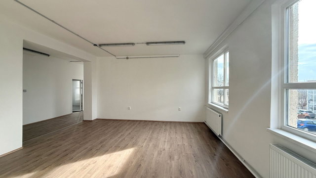 Kiadó iroda, Debrecenben 220 E Ft / hó, 3 szobás