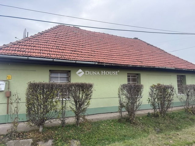 Eladó családi ház, Cegléden, Orgona utcában 34.9 M Ft, 3 szobás