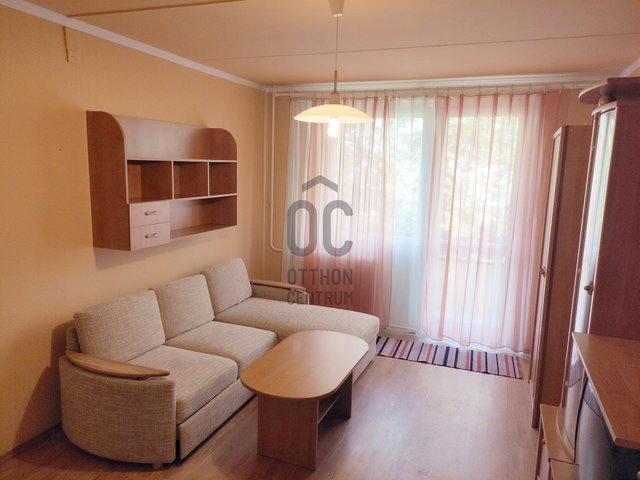 Eladó panellakás, Debrecenben, Sinai Miklós utcában 35 M Ft