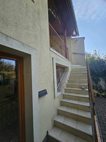 Eladó családi ház, Szombathelyen 239.9 M Ft, 6 szobás