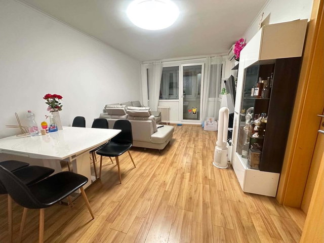 Eladó panellakás, Pakson 51.9 M Ft, 3 szobás