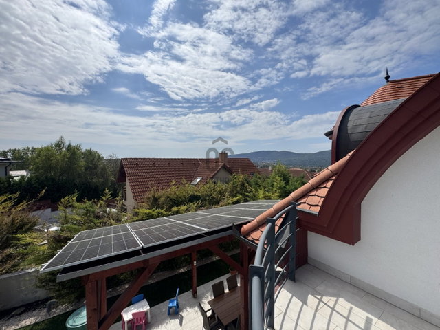 Eladó családi ház, Ürömön 419 M Ft, 7 szobás