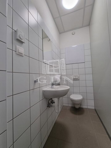 Kiadó ipari ingatlan, Székesfehérvárott 273 E Ft / hó