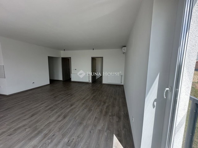 Eladó téglalakás, Pécsett, Kéméndi soron 149 M Ft, 5 szobás