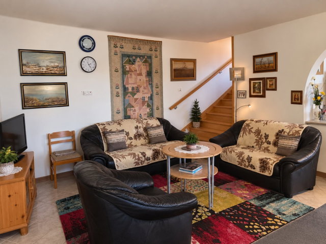 Eladó családi ház, Várpalotán 84.9 M Ft, 6 szobás
