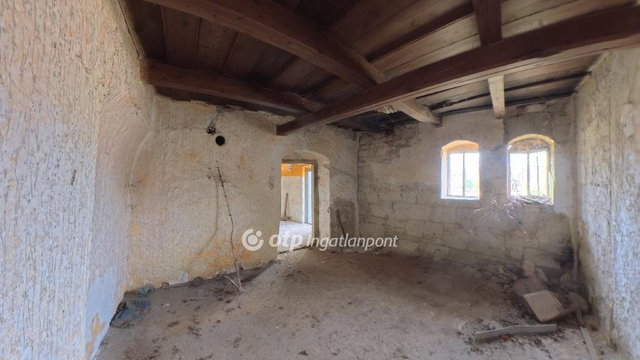 Eladó nyaraló, Szomolyán 11.5 M Ft, 2 szobás