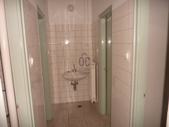 Kiadó ipari ingatlan, Vácon 240 E Ft / hó / költözzbe.hu