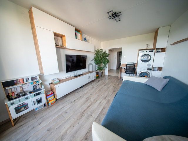 Eladó panellakás, Debrecenben 72.4 M Ft, 3 szobás