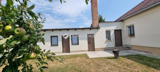 Eladó családi ház, Balatonszentgyörgyön 59.9 M Ft, 4 szobás