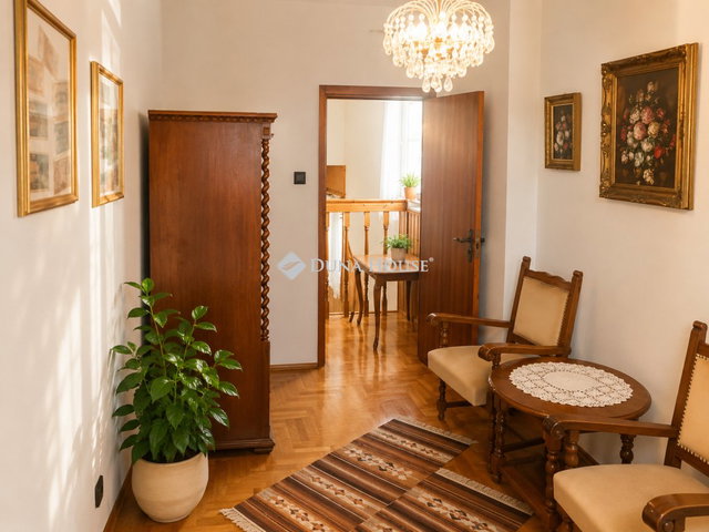Eladó családi ház, Budapesten, XV. kerületben 149.9 M Ft