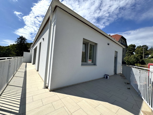 Eladó téglalakás, Pécsett 129 M Ft, 3+2 szobás