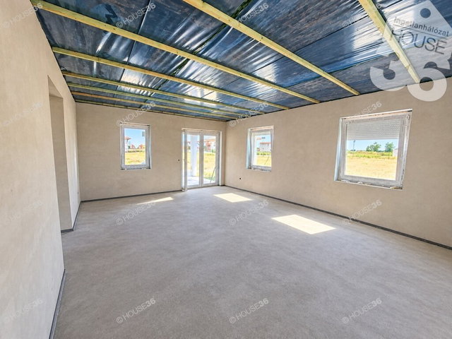 Eladó családi ház, Kunszálláson 89.5 M Ft, 4 szobás