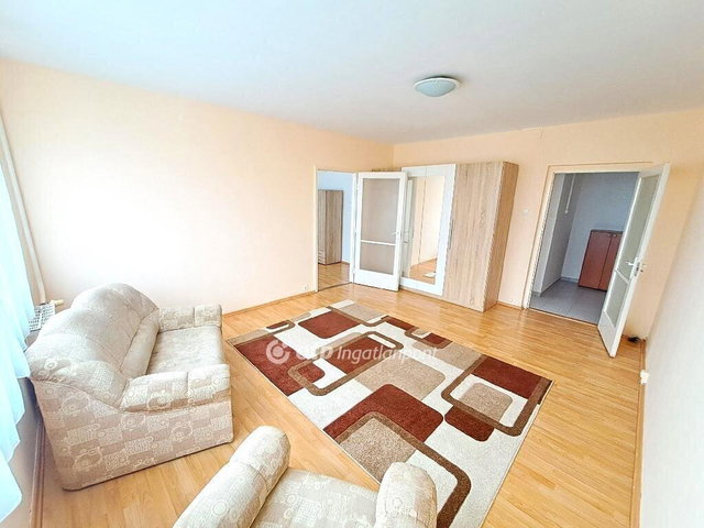 Eladó panellakás, Kecskeméten 43.5 M Ft, 2 szobás