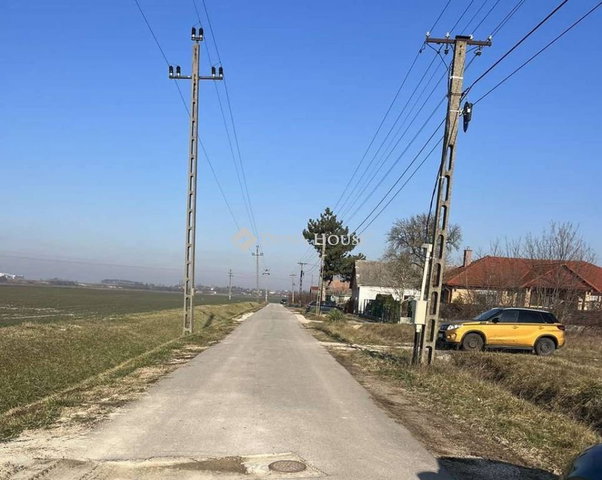 Eladó telek, Adonyban 12 M Ft / költözzbe.hu