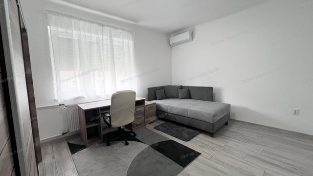 Kiadó családi ház, albérlet, Kisbéren 300 E Ft / hó, 2 szobás