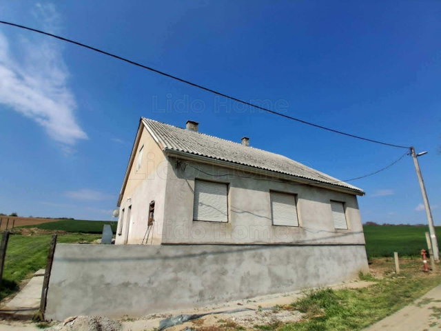 Eladó családi ház, Gadácson 29.99 M Ft, 3+1 szobás