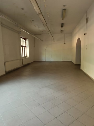 Kiadó ipari ingatlan, Hódmezővásárhelyen 250 E Ft / hó