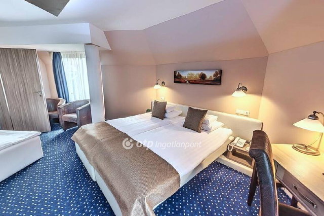 Eladó hotel, Velencén 990 M Ft / költözzbe.hu