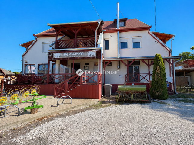 Eladó családi ház, Egerszalókon 124.9 M Ft, 5 szobás