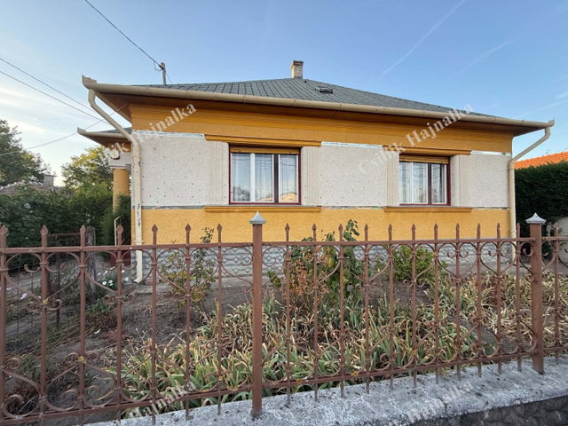 Eladó családi ház, Abonyban 43 M Ft, 3 szobás