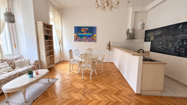 Kiadó téglalakás, albérlet, Budapesten, V. kerületben, 3 szobás
