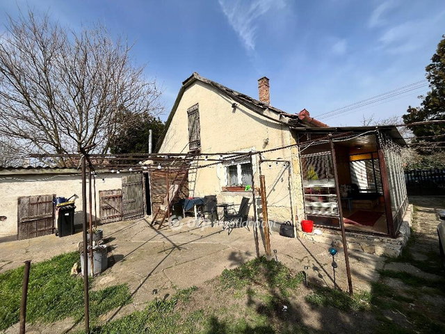 Eladó családi ház, Pusztaszabolcson 32 M Ft, 2 szobás