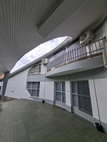 Eladó családi ház, Szolnokon 114.9 M Ft, 4 szobás
