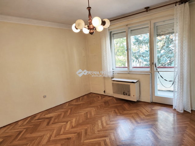 Eladó téglalakás, Szombathelyen 37.9 M Ft, 3 szobás