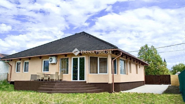 Eladó családi ház, Isztiméren 129.9 M Ft, 3 szobás