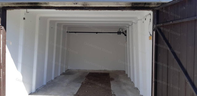 Eladó garázs, Szolnokon 8.4 M Ft, 1 szobás / költözzbe.hu