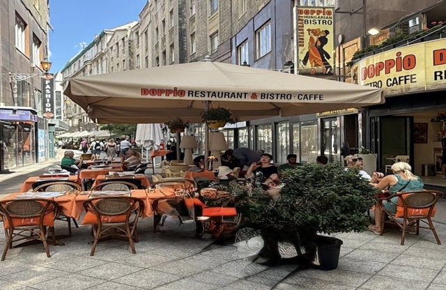 Eladó üzlethelyiség, Budapesten, V. kerületben, Haris közben
