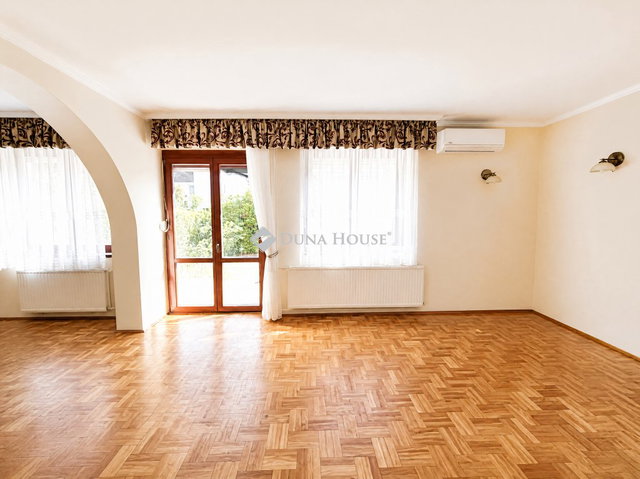 Eladó sorház, Debrecenben 129.9 M Ft, 4 szobás