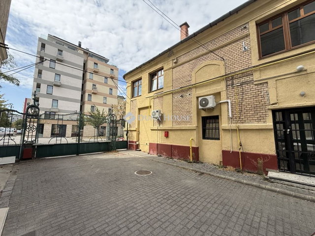 Eladó téglalakás, Budapesten, XIII. kerületben 250 M Ft