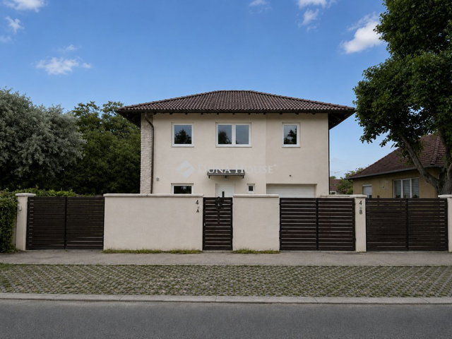 Eladó családi ház, Budapesten, XVIII. kerületben 151.9 M Ft