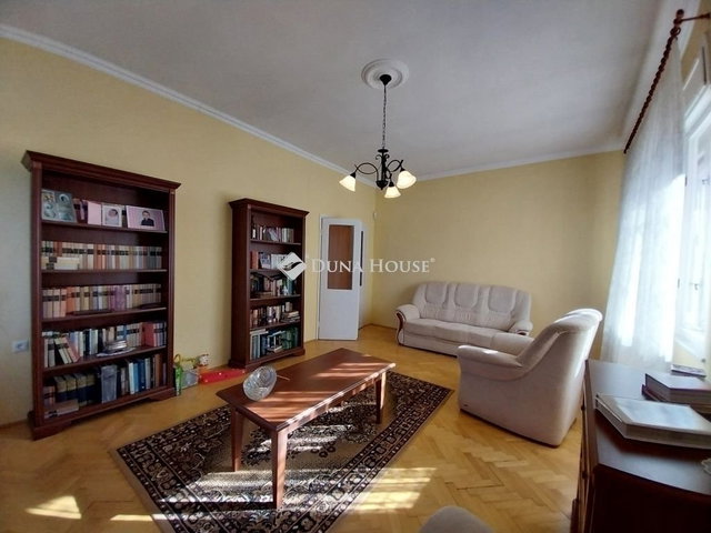 Eladó családi ház, Szegeden 85.5 M Ft, 4 szobás