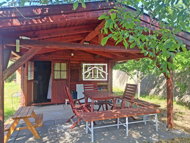 Eladó nyaraló, Szegeden, Tárkony utcában 10.99 M Ft, 1 szobás