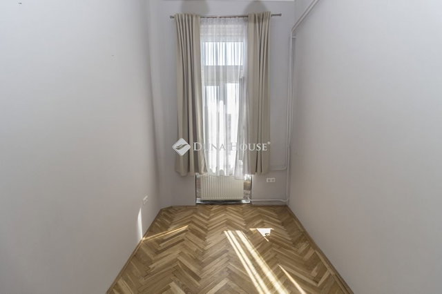 Eladó téglalakás, Szombathelyen 64.99 M Ft, 3 szobás