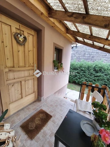 Eladó családi ház, Nagyvenyimen 28.9 M Ft, 2 szobás