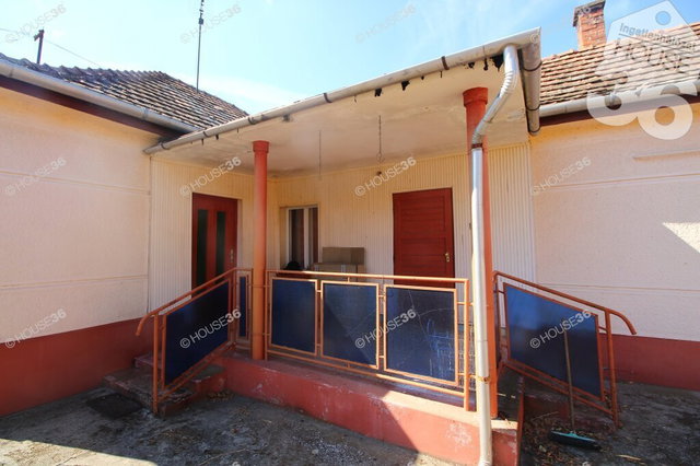 Eladó családi ház, Kiskőrösön 27.9 M Ft, 3 szobás