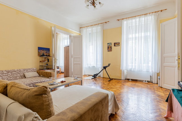 Eladó téglalakás, Budapesten, XIII. kerületben, Váci úton