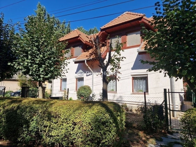 Eladó családi ház, Maglódon 115 M Ft, 8 szobás
