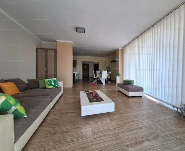 Eladó családi ház, Hévízen 300 M Ft, 5 szobás