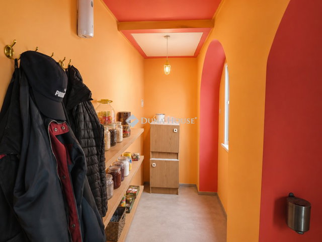 Eladó családi ház, Vitnyéden 64.4 M Ft, 4 szobás