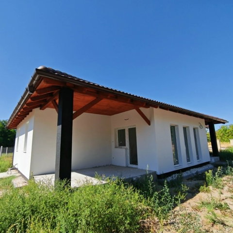 Eladó családi ház, Kiskunlacházán 84.9 M Ft, 4+1 szobás