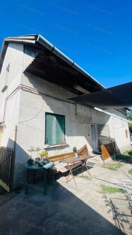 Eladó családi ház, Komáromban 65 M Ft, 5 szobás