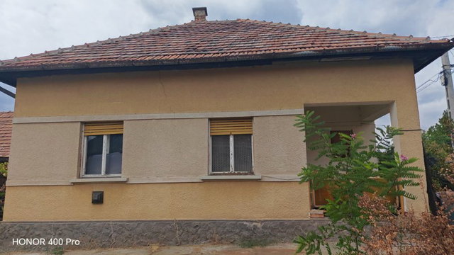 Eladó családi ház, Üllőn 85 M Ft, 2 szobás