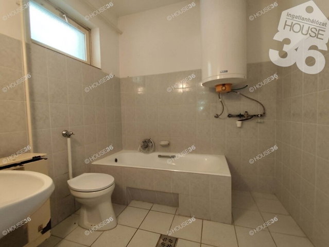 Eladó családi ház, Kecskeméten 95 M Ft, 3 szobás