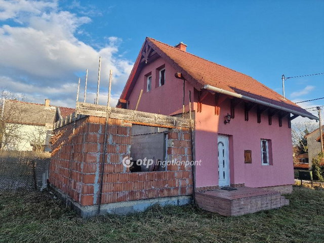 Eladó nyaraló, Sárospatakon 32 M Ft, 2 szobás
