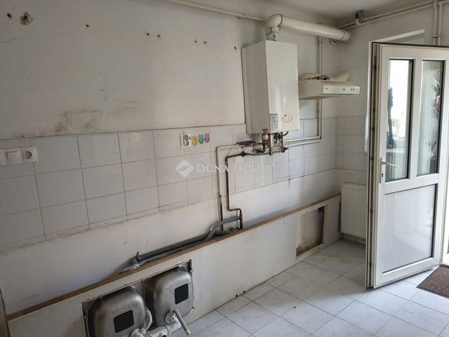 Eladó családi ház, Bicskén 32.5 M Ft, 2 szobás