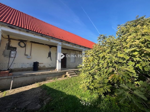 Eladó családi ház, Véménden 20.99 M Ft, 3 szobás